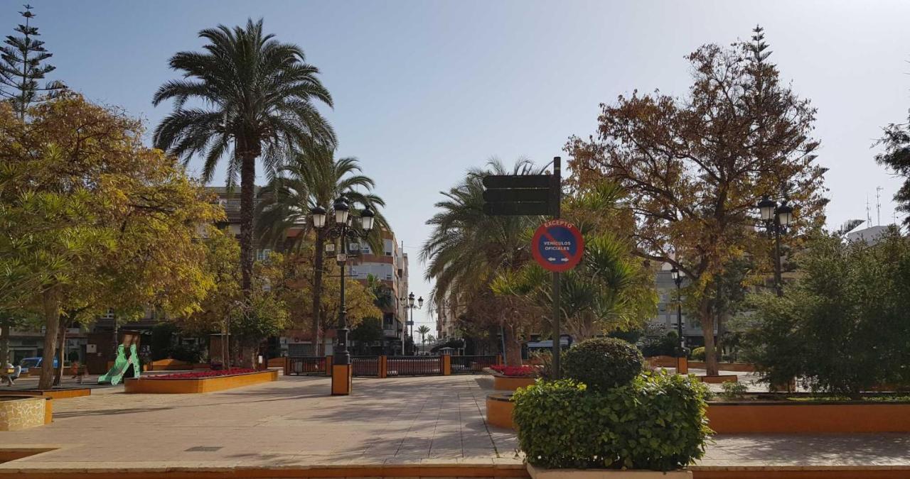 El Sombrero Apartment With Free Wifi Playa Del Cura トレビエハ エクステリア 写真
